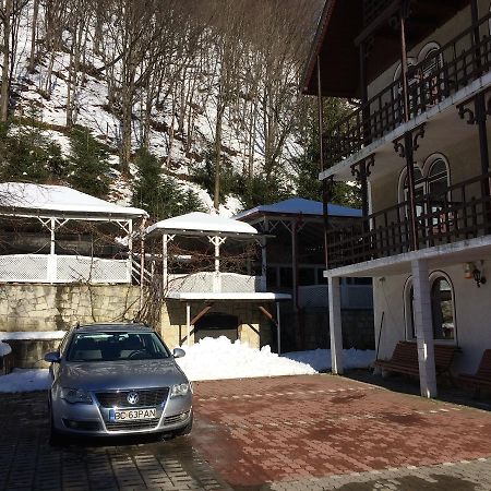 Pension Casa Alba Slănic-Moldova Exteriör bild