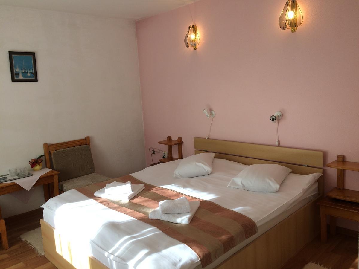 Pension Casa Alba Slănic-Moldova Exteriör bild